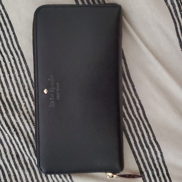 Kate Spade Wallet - Picture 1 of 12